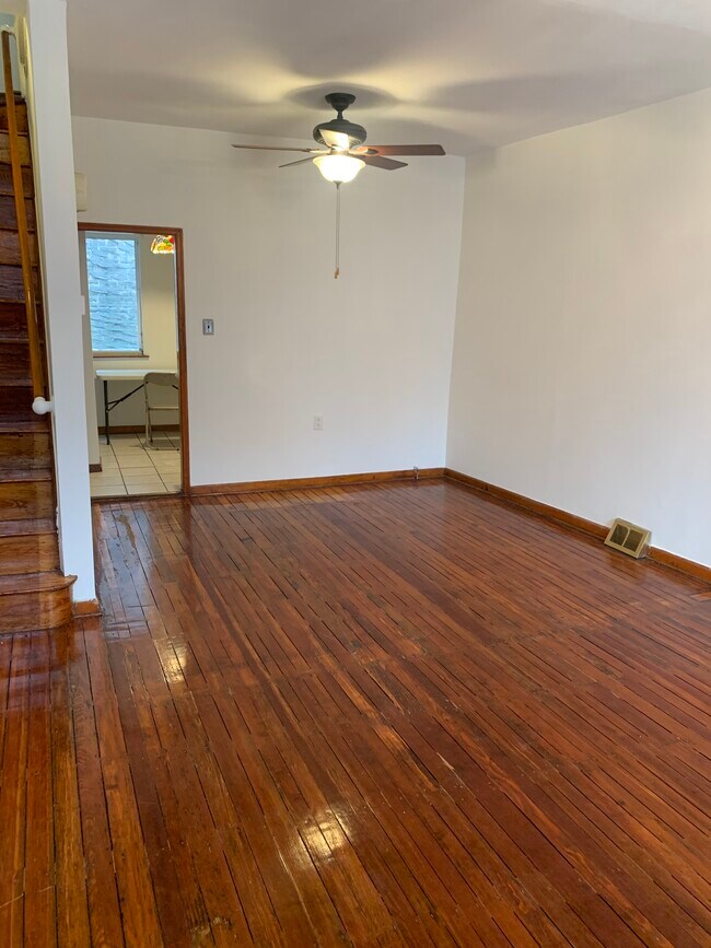 Building Photo - 850 N Taney St