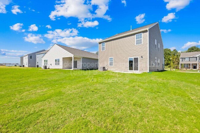 Building Photo - 1837 Vanderlyn St