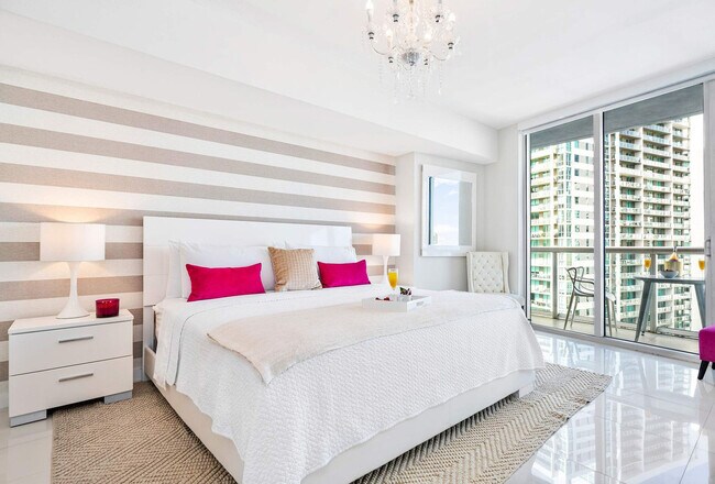 Building Photo - 485 Brickell Ave