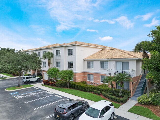 Building Photo - 9309 Myrtlewood Cir W