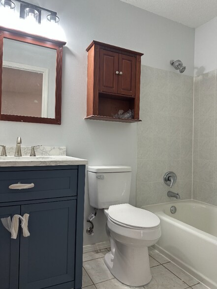 Building Photo - 5922 Lakedale St