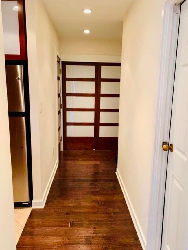 Building Photo - 1 Greene St