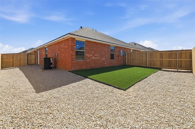 Building Photo - 2892 Glennster St