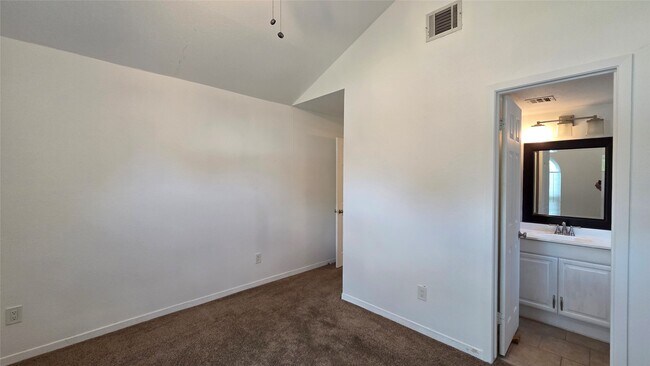 Building Photo - 5434 Goldspier St