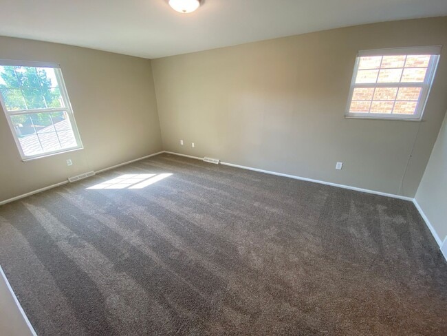 Building Photo - Updated Spacious Palos Verde Home