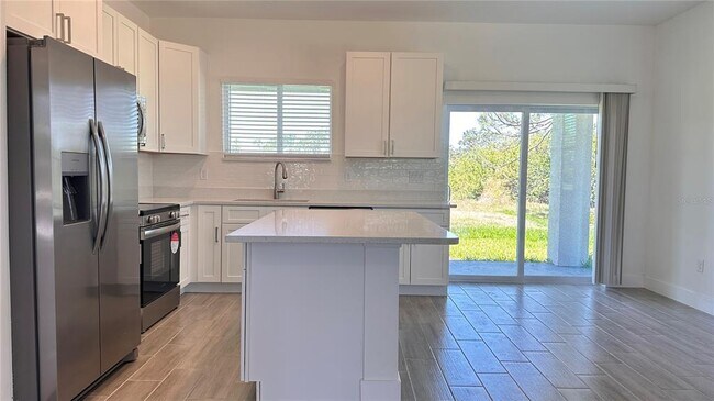 Building Photo - 488 Sunset Rd N