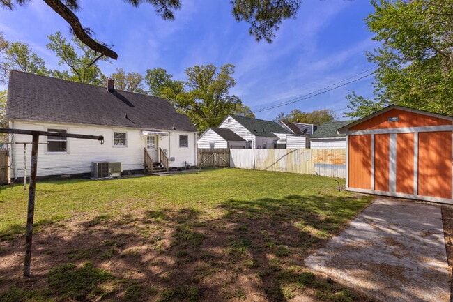 Building Photo - Welcome to So No