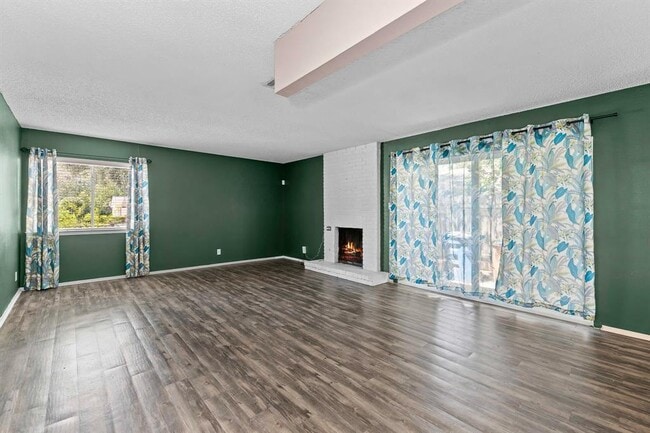 Building Photo - 9011 Quail Valley Dr