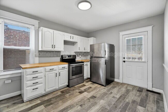 Building Photo - 3923 Miami St