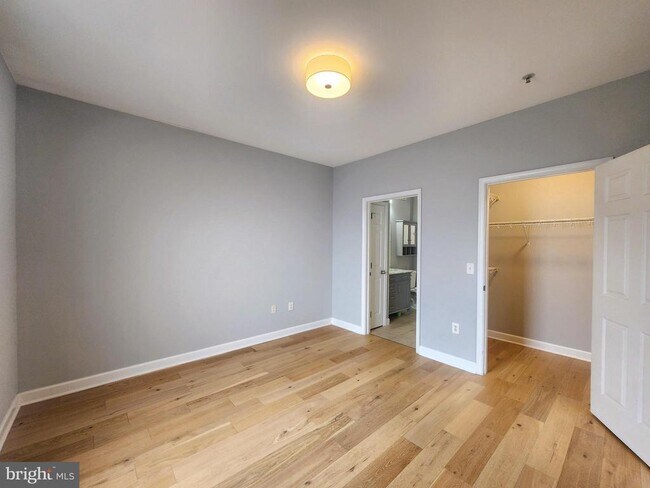 Building Photo - 501 Hungerford Dr