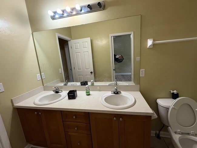 Building Photo - 2014 Midyette Rd