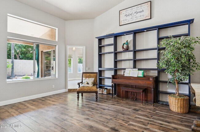 Building Photo - 758 S Lagoon Dr