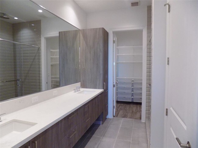 Building Photo - 1211 Caroline St