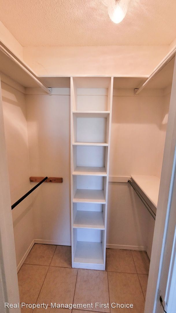 Building Photo - 3 br, 1 bath House - 1805 Cherrybark Bend