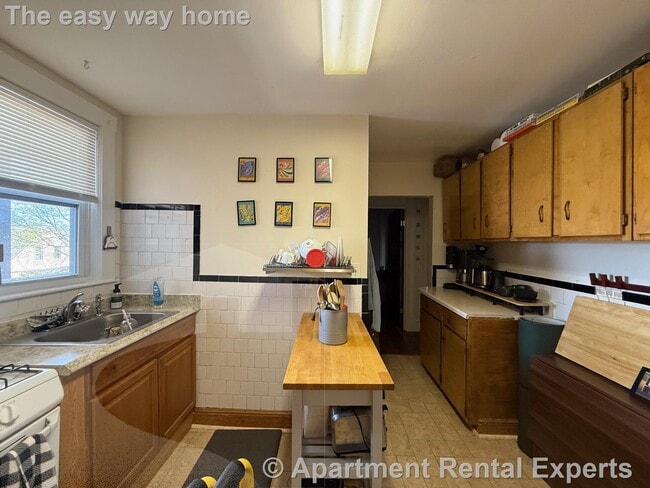 Building Photo - 235 A Highland Ave