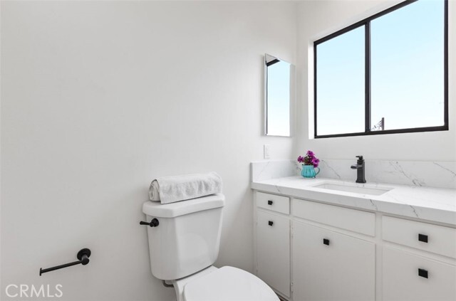 Building Photo - 621 Paseo de los Reyes