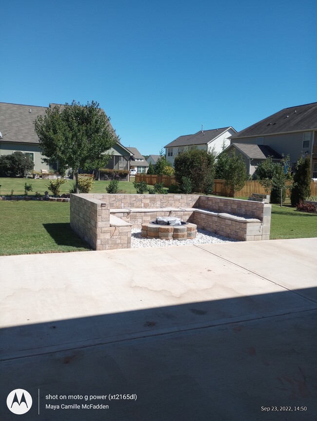 Outdoor Fireplace - 603 Bunker Ct