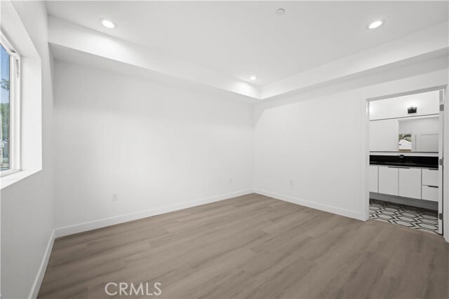 Building Photo - 644 N Boyle Ave