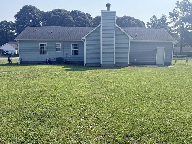Building Photo - 105 Fodder Dr