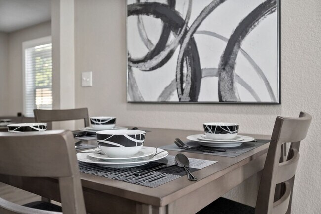 Building Photo - 826 Dalworth St