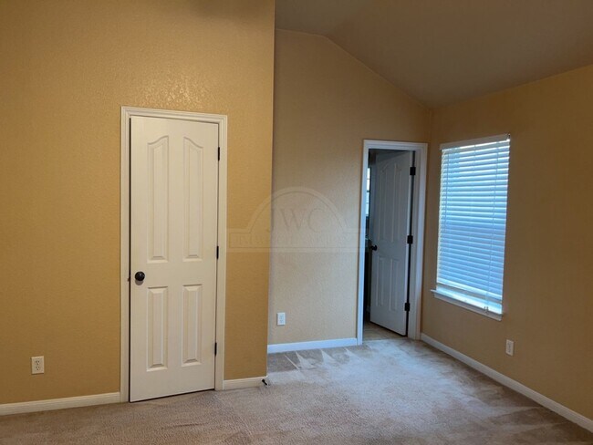 Building Photo - 4701 Autumn Valley Dr