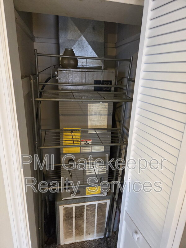 Building Photo - 7772 Stillwell Rd