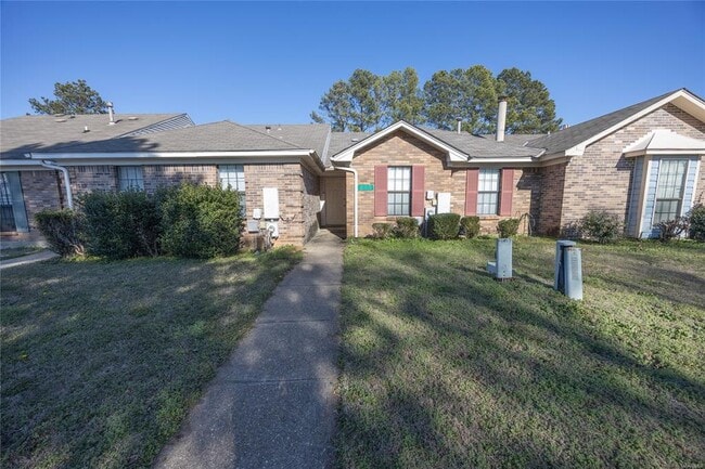 Building Photo - 510 Hollow Wood Rd