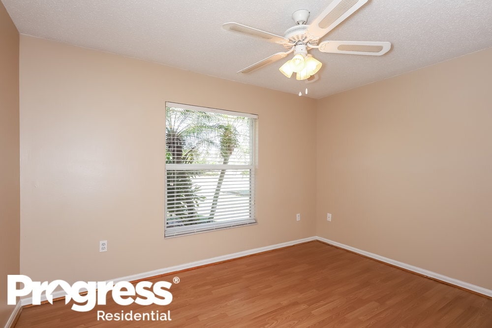 Building Photo - 4208 76th Dr E