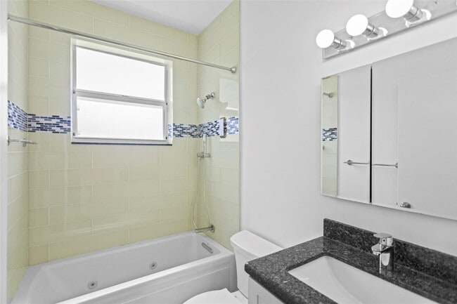 Building Photo - 15250 SW 49th Ct