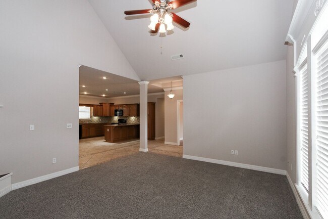 Building Photo - Stunning 3 Bedroom Home in Farmington