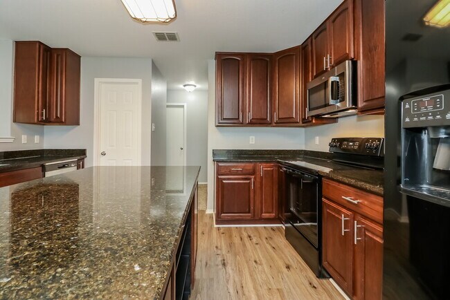 Building Photo - 937 Stone Chapel Way