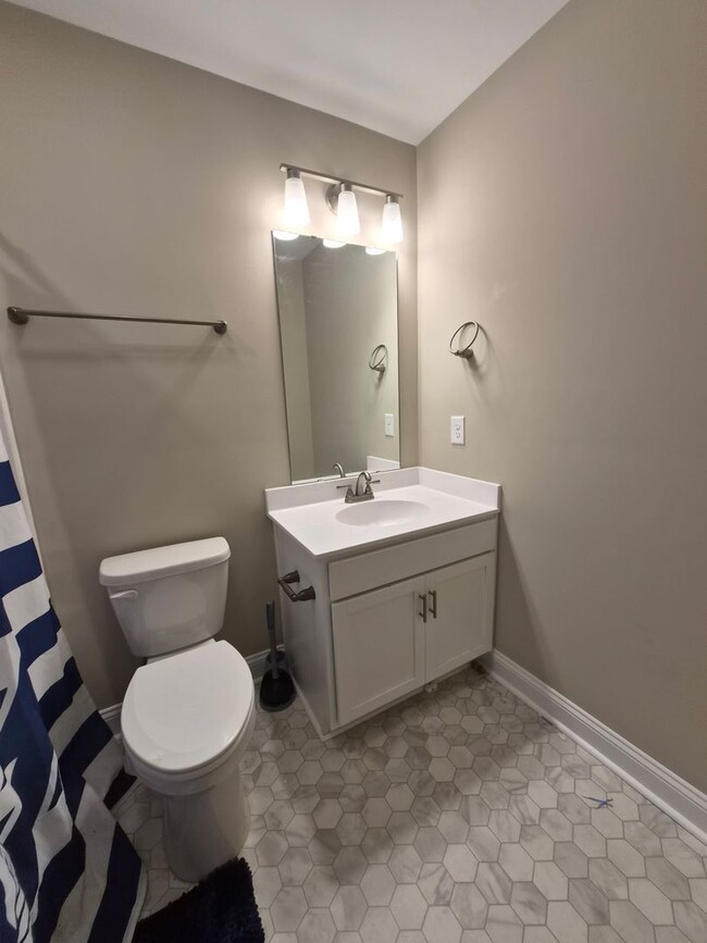 Building Photo - 187 Loren Rd