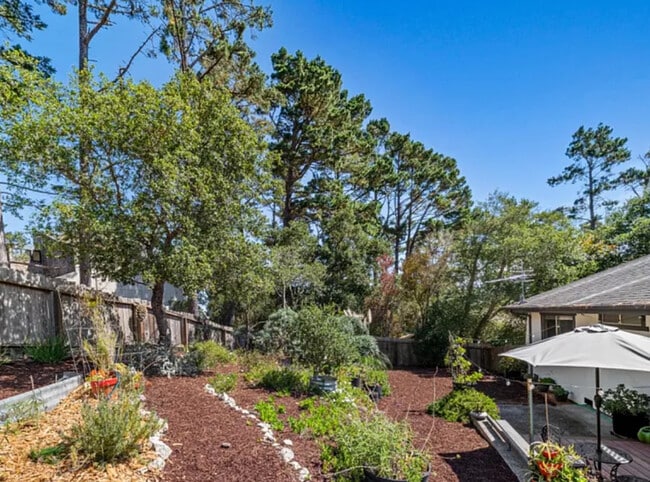 Building Photo - Available for rent