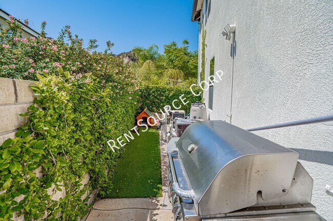 Building Photo - 26511 Brooks Cir