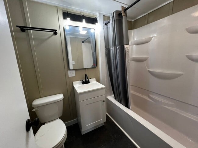 Building Photo - 11249 Orange Rd