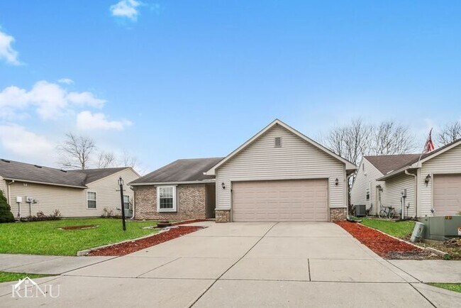 Primary Photo - 643 E Pine Ridge Dr