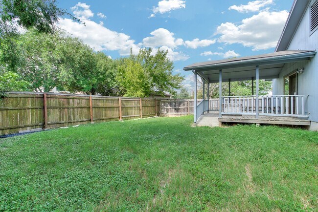 Building Photo - Spacious Single-Story Living in Meadow Brook