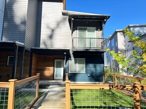 Building Photo - 4234 Cameo Ln