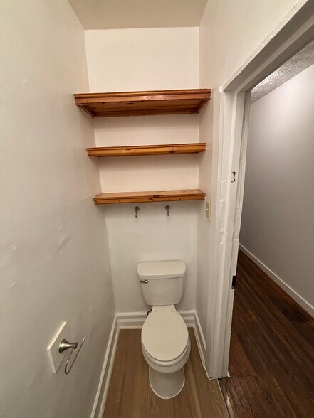 Building Photo - 340 N Franklin St