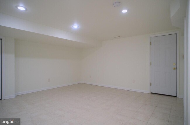 Building Photo - 206 Wayne Ave