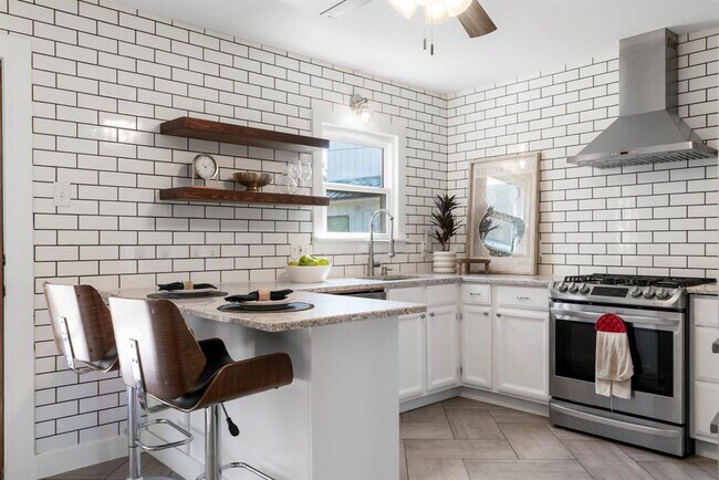 Building Photo - 4503 Garnett St