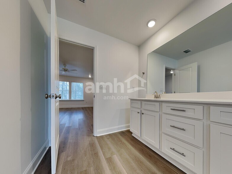 Building Photo - 1529 Aquamarine Dr