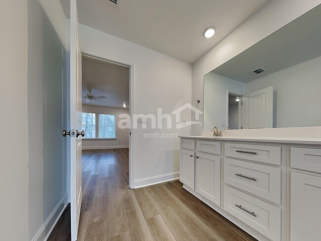 Building Photo - 1668 Aquamarine Dr