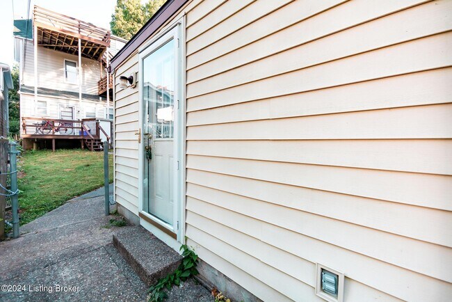 Building Photo - 1612 Ellwood Ave