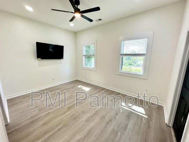 Building Photo - 1121 Zeigler St