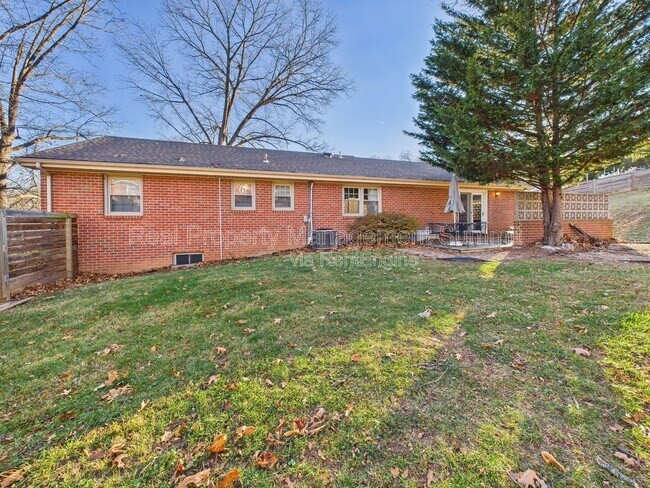 Building Photo - 1508 Chesley Pl