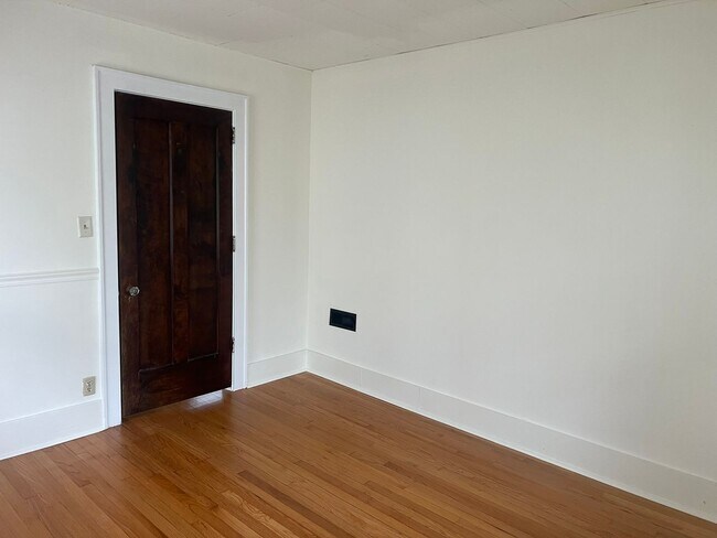 Building Photo - 240 W Locust St