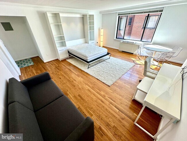 Building Photo - 5112 MacArthur Blvd NW