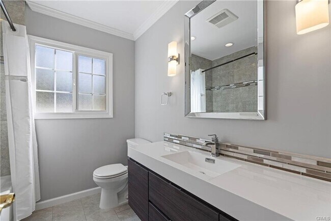 Building Photo - Spacious 4BR House in Torrance