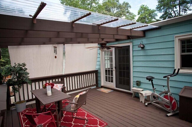 Building Photo - 1089 United Ave SE